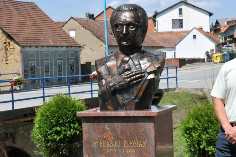 Spomenici prvom predsjedniku: Franjo Tuđman ni nakon smrti ne ostavlja ravnodu&scaron;nim