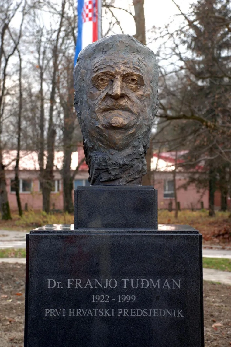 Spomenici prvom predsjedniku: Franjo Tuđman ni nakon smrti ne ostavlja ravnodu&scaron;nim