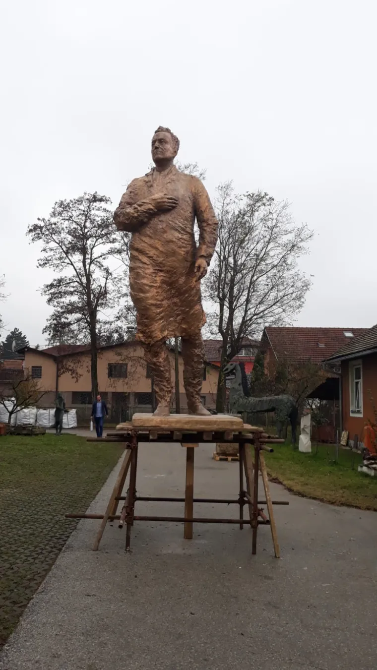 Novi Franjo je gotov! Evo kako izgleda Bandićev Franjo Tuđman