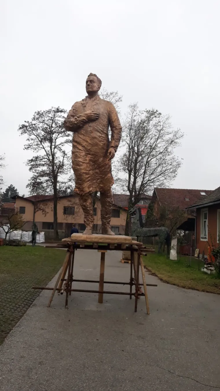 Novi Franjo je gotov! Evo kako izgleda Bandićev Franjo Tuđman