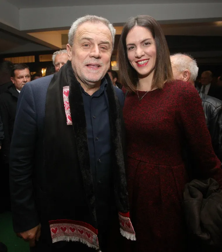 Ujutro na &scaron;takama, navečer s rukama u zraku: Milan Bandić proslavio 63. rođendan