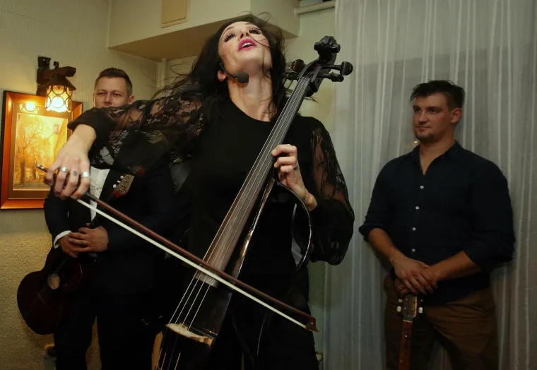 Ujutro na &scaron;takama, navečer s rukama u zraku: Milan Bandić proslavio 63. rođendan