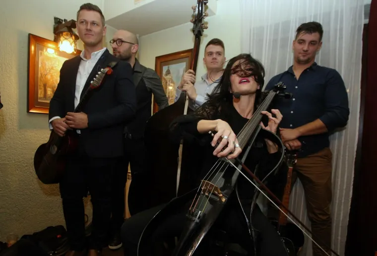 Ujutro na &scaron;takama, navečer s rukama u zraku: Milan Bandić proslavio 63. rođendan