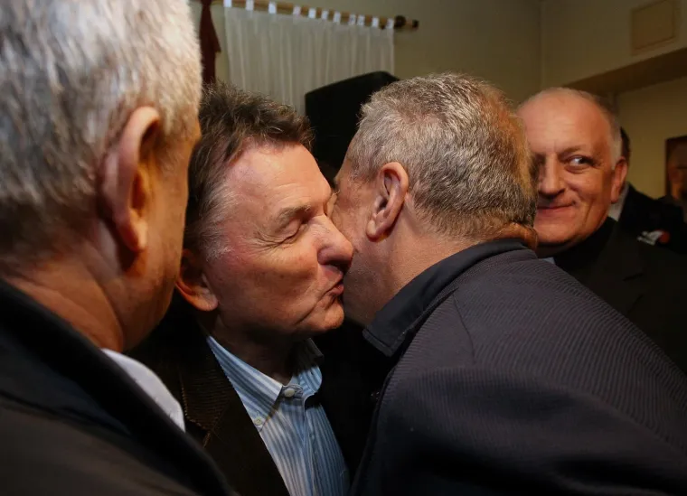 Ujutro na &scaron;takama, navečer s rukama u zraku: Milan Bandić proslavio 63. rođendan