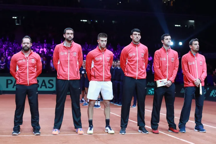 Hrvatski navijači 'zapalili' Lille: Pogledajte kakvu su atmosferu napravili na stadionu i izvan njega
