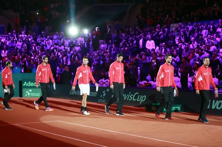Hrvatski navijači 'zapalili' Lille: Pogledajte kakvu su atmosferu napravili na stadionu i izvan njega