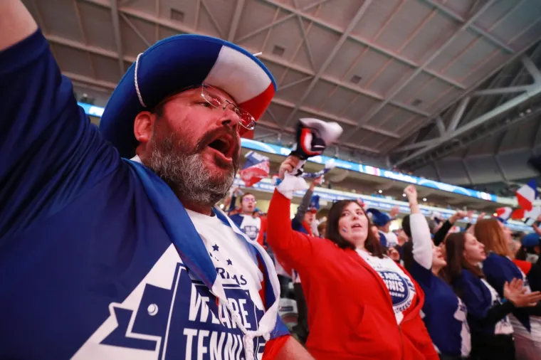 Hrvatski navijači 'zapalili' Lille: Pogledajte kakvu su atmosferu napravili na stadionu i izvan njega