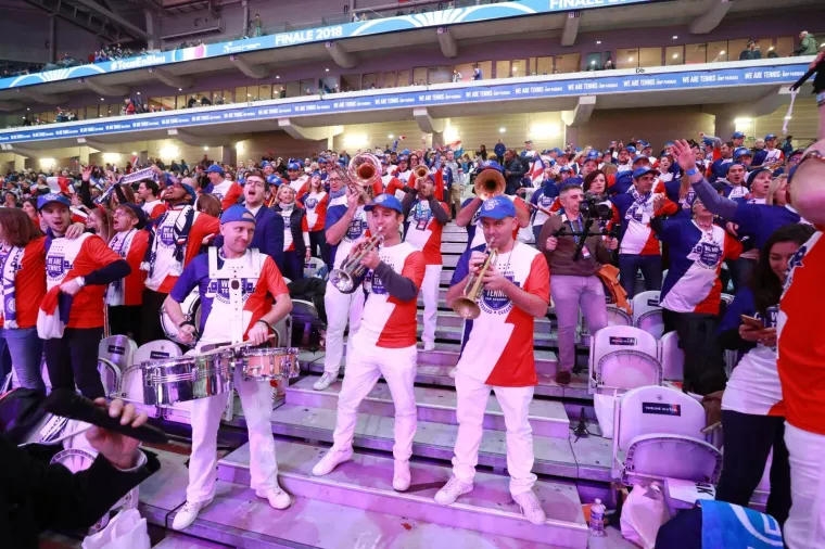 Hrvatski navijači 'zapalili' Lille: Pogledajte kakvu su atmosferu napravili na stadionu i izvan njega