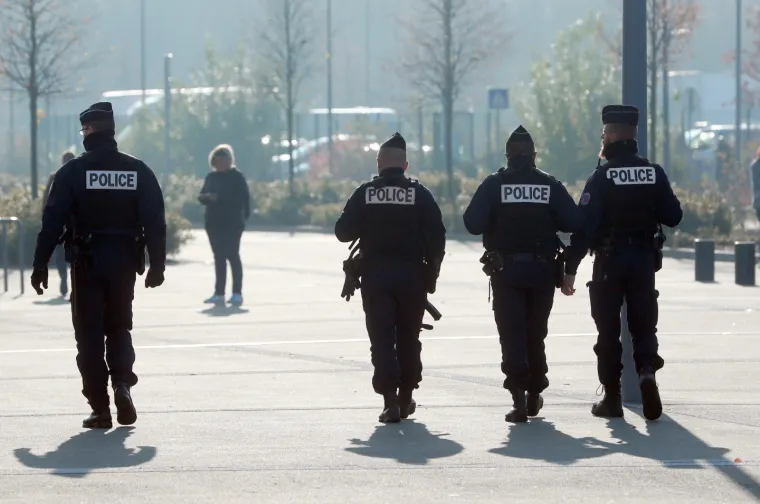 Hrvatski navijači 'zapalili' Lille: Pogledajte kakvu su atmosferu napravili na stadionu i izvan njega