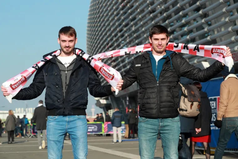 Hrvatski navijači 'zapalili' Lille: Pogledajte kakvu su atmosferu napravili na stadionu i izvan njega