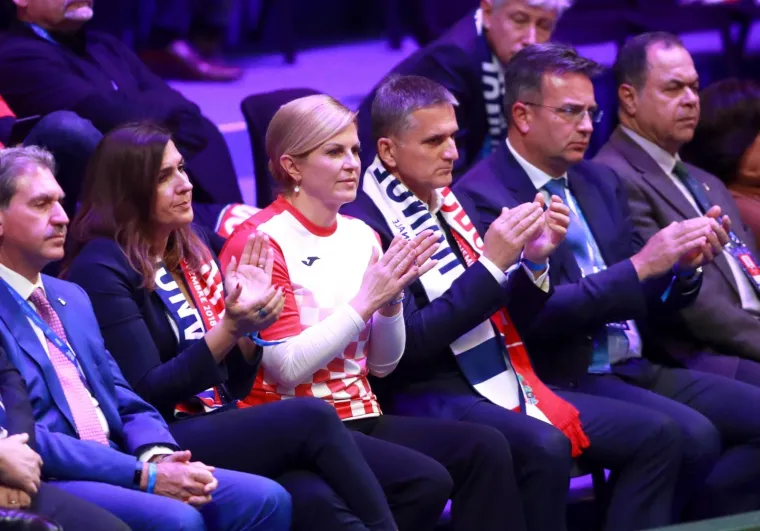 NAJVATRENIJA NAVIJAČICA STIGLA U LILLE: Hrvatske tenisače s tribina bodrila i predsjednica Grabar-Kitarović
