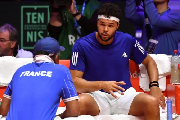 FRANCUZI U OČAJU: Tsonga skrivao lice, ovo govori vi&scaron;e od tisuću riječi