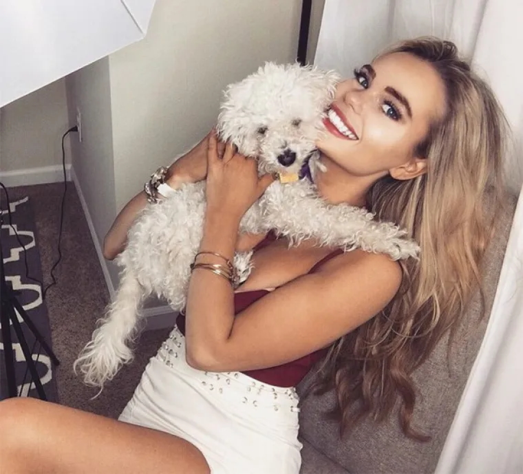 NJIHOVA PLEMENITOST NIJE JEDINA STVAR KOJA SVAKODNEVNO BUJA: Seksipilne veterinarke pokazale svoje adute