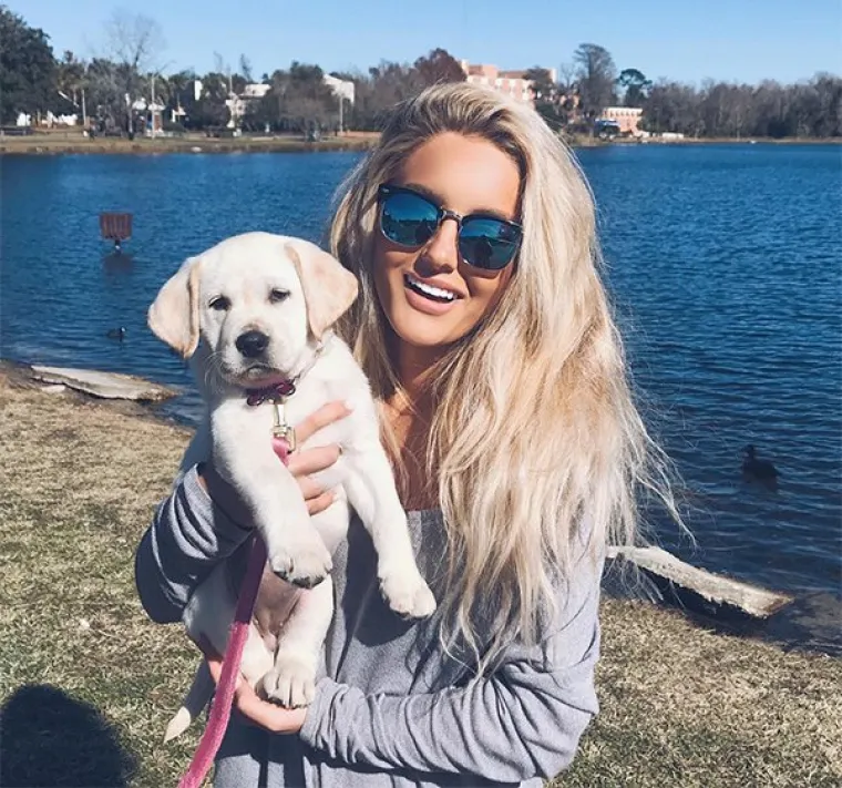 NJIHOVA PLEMENITOST NIJE JEDINA STVAR KOJA SVAKODNEVNO BUJA: Seksipilne veterinarke pokazale svoje adute