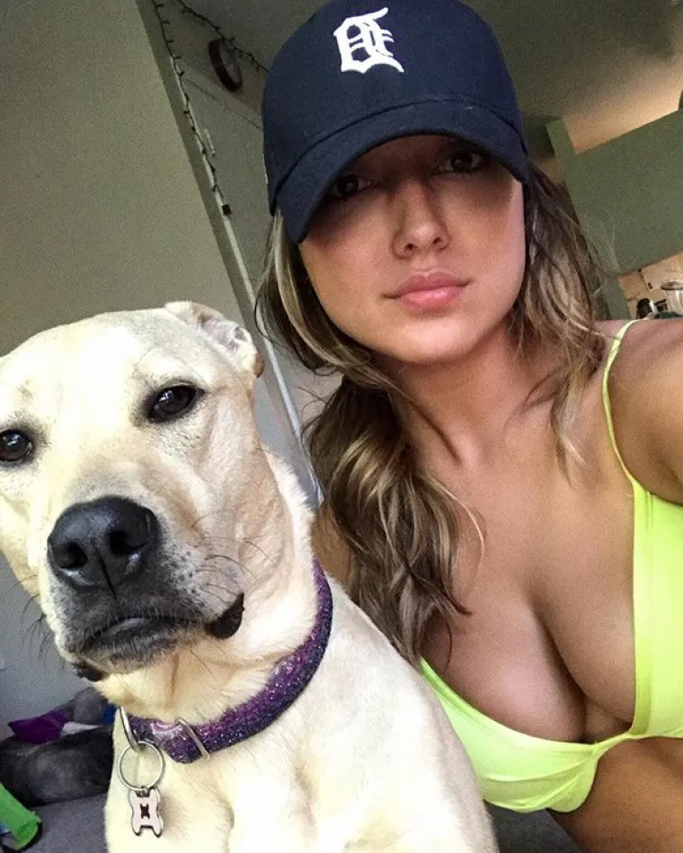 NJIHOVA PLEMENITOST NIJE JEDINA STVAR KOJA SVAKODNEVNO BUJA: Seksipilne veterinarke pokazale svoje adute