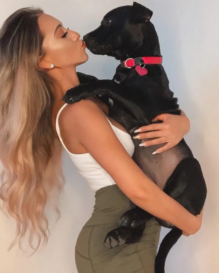 NJIHOVA PLEMENITOST NIJE JEDINA STVAR KOJA SVAKODNEVNO BUJA: Seksipilne veterinarke pokazale svoje adute