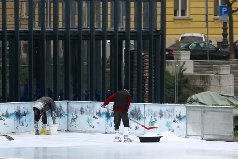 ZAGREB OBUKAO BOŽIĆNO RUHO: Pogledajte čarobne fotografije adventskog grada
