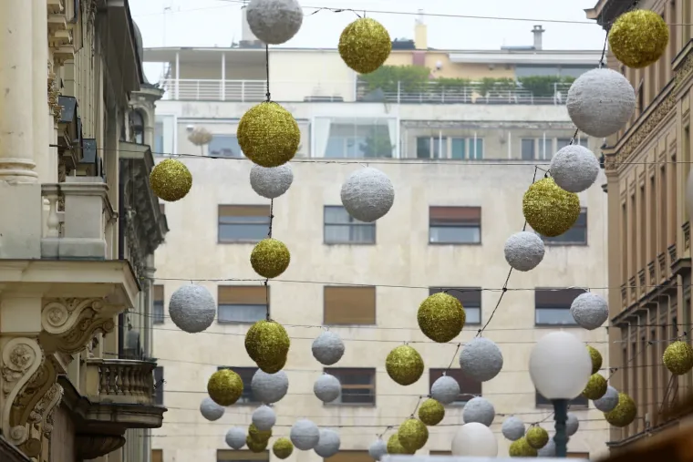 ZAGREB OBUKAO BOŽIĆNO RUHO: Pogledajte čarobne fotografije adventskog grada