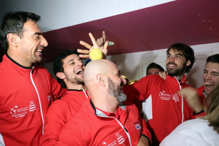 Slavit će se do dugo u noć: Predsjednica i tenisači uz &scaron;ampanjac i tortu proslavili osvajanje Davis Cupa