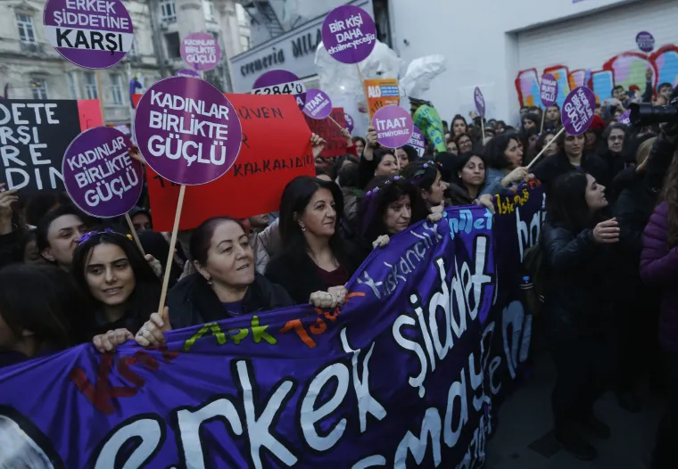 Turska policija prekinula prosvjed protiv nasilja nad ženama: U toj je zemlji samo ove godine ubijeno vi&scaron;e od 300 žena