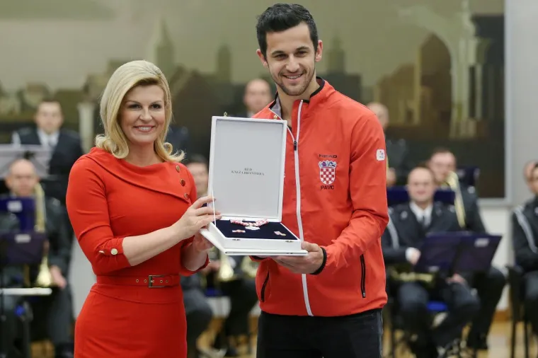 SVJETSKI PRVACI STIGLI NA PANTOVČAK: Predsjednica odlikovala osvajače Davis Cupa