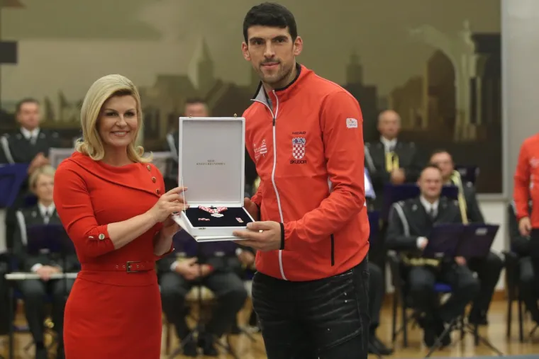 SVJETSKI PRVACI STIGLI NA PANTOVČAK: Predsjednica odlikovala osvajače Davis Cupa