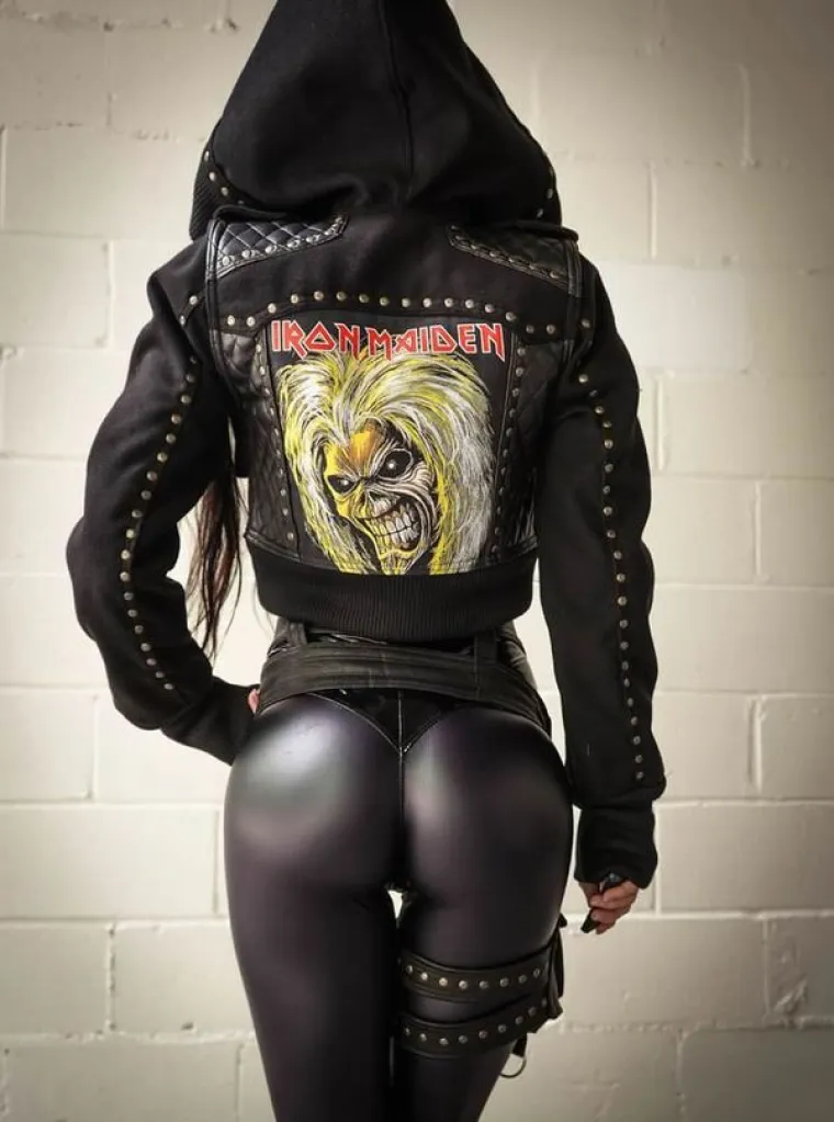 ČISTA PROVOKACIJA: Tako dobro popunjavaju kožne hlače da je pitanje kako uopće hodaju