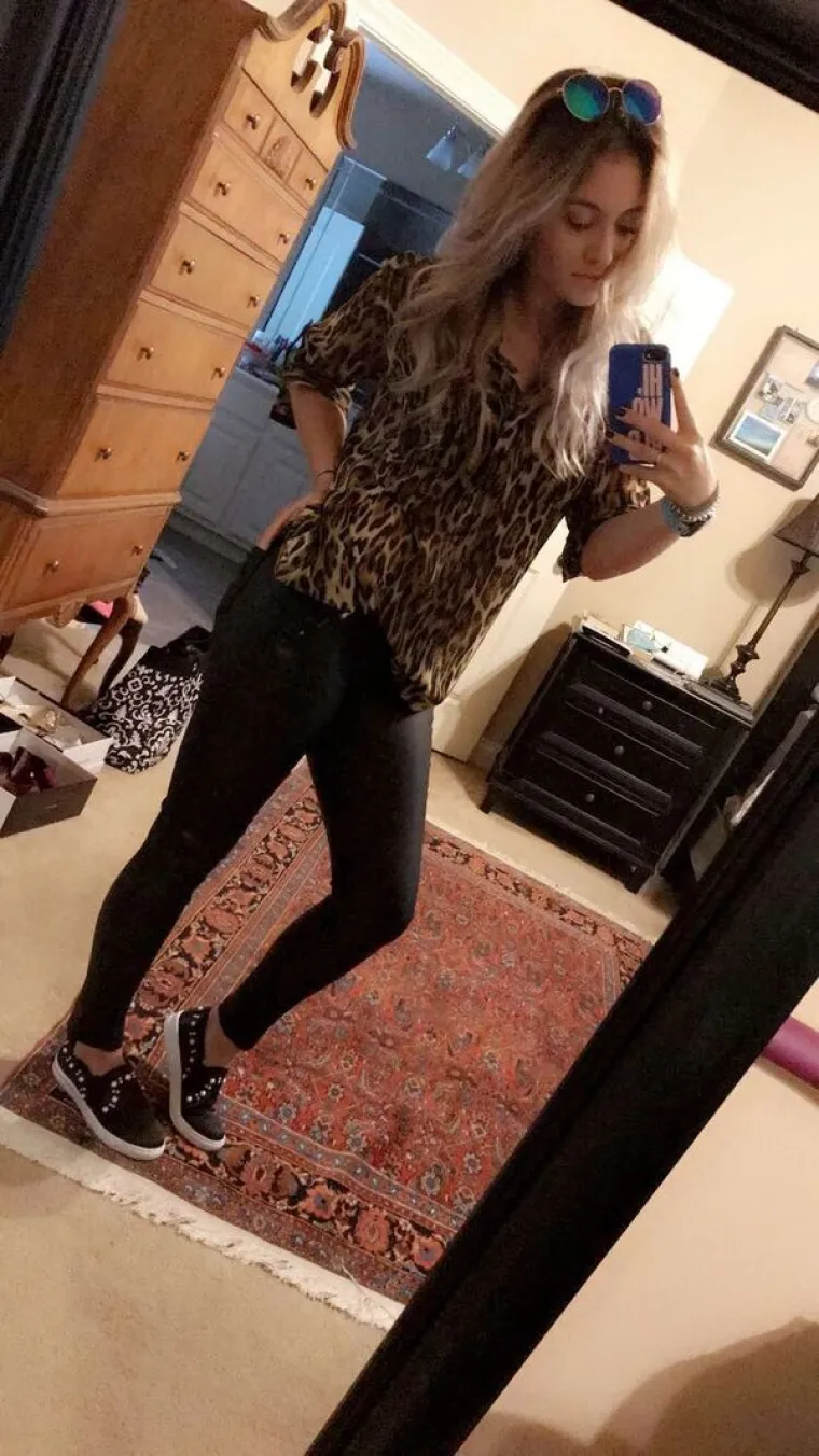 ČISTA PROVOKACIJA: Tako dobro popunjavaju kožne hlače da je pitanje kako uopće hodaju