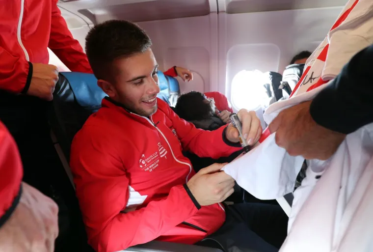 TENISAČI SU SE DOBRO ZABAVILI NA PUTU PREMA ZAGREBU: Stigle i fotografije iz zrakoplova