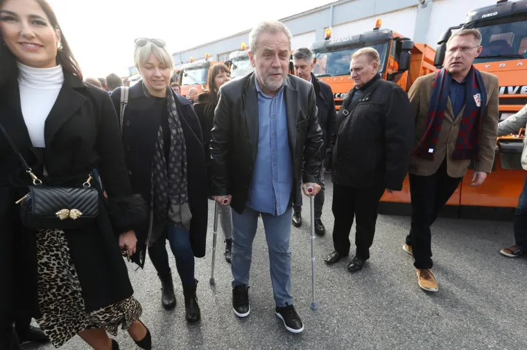 Ne pazi na svoj slomljeni gležanj: Za rođendan bez &scaron;taka, a danas opet s njima pod rukom