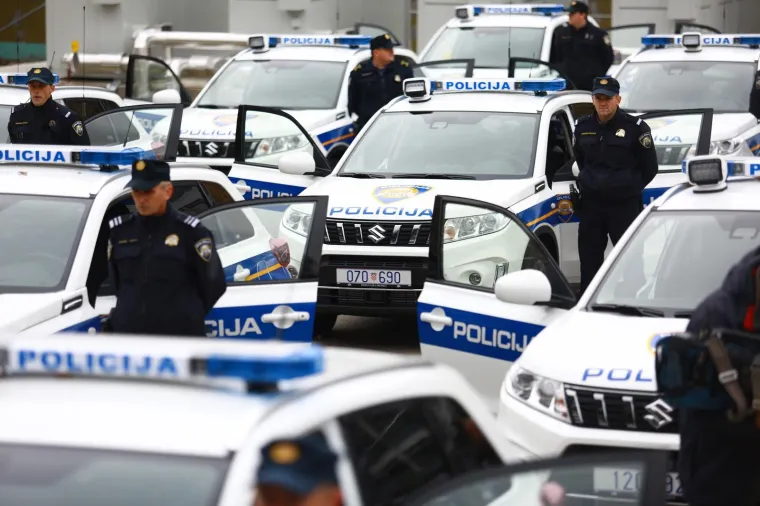 U dvori&scaron;tu policijske akademije održana je primopredaja vozila nabavljenih iz projekta Nabava terenskih vozila za nadzor granice.