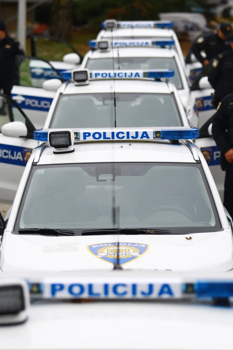 U dvori&scaron;tu policijske akademije održana je primopredaja vozila nabavljenih iz projekta Nabava terenskih vozila za nadzor granice.