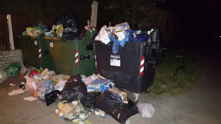 Kontejneri prepuni smeća u Zagrebu