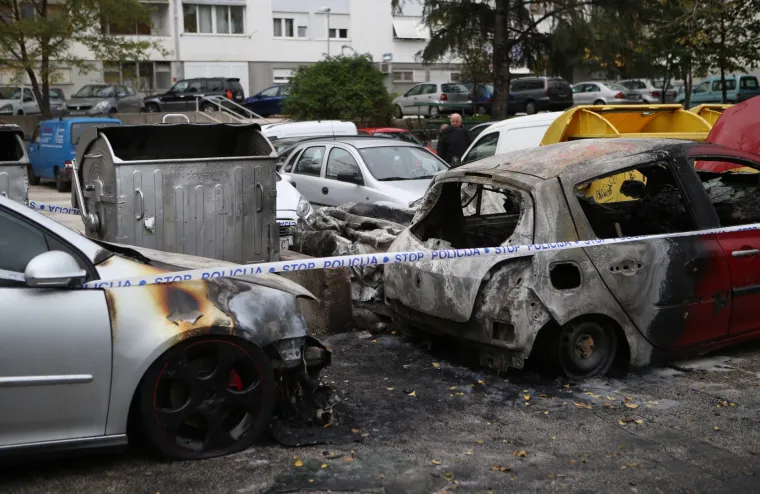 U Splitu tijekom noći izgorjela dva osobna vozila