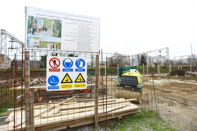 Zagreb:  Pripremni radovi na uređenju šetnice u Botaničkom vrtu 28.11.2018., Zagreb -  Pripremni radovi na uredjenju sjenate setnice na juznom dijelu Botanickog vrta.