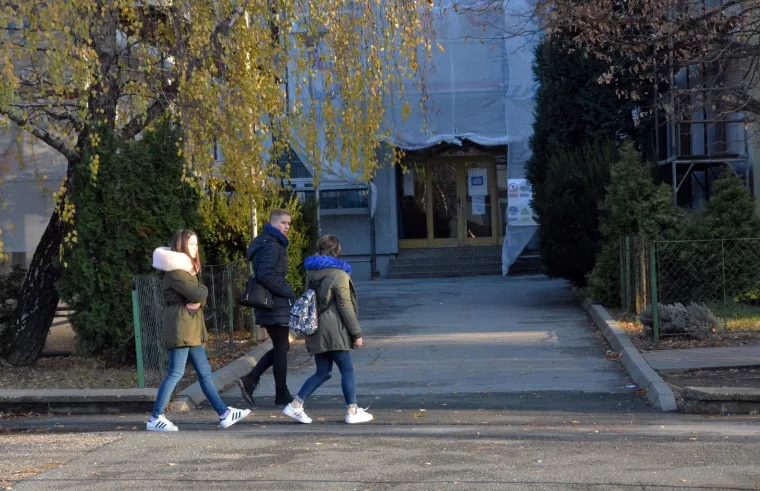 Ovo je &scaron;kola u Okučanima u kojoj se dogodila stra&scaron;na tragedija