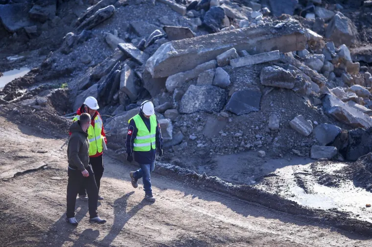 Zatvaranje zagrebačkog rotora nekoliko je puta odgađano, a. Prema posljednjoj najavi gradonačelnika Bandića to će biti u siječnju 2019. Radnici su ponovno okupirali gradili&scaron;te, a kako radovi napreduju uvjerite se sami...