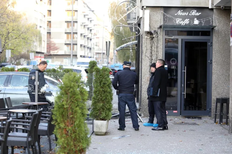 U Domagojevoj ulici u sredi&scaron;tu Zagreba u četvrtak ujutro u 6:20 sati dogodila se eksplozija od koje su o&scaron;tećena vozila i stakla na zgradama, a ozlijeđenih nema, izvijestila je policija.