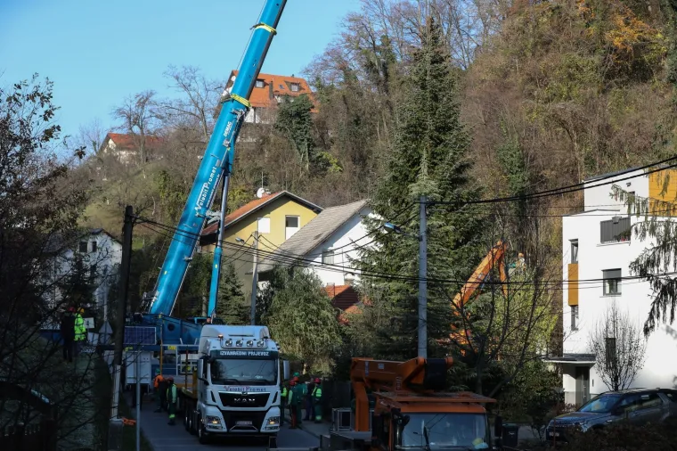 OVAJ ĆE 20-METARSKI BOR KRASITI GLAVNI ZAGREBAČKI TRG: Gradu ga je donirao velikodu&scaron;ni čovjek iz Kusto&scaron;ije