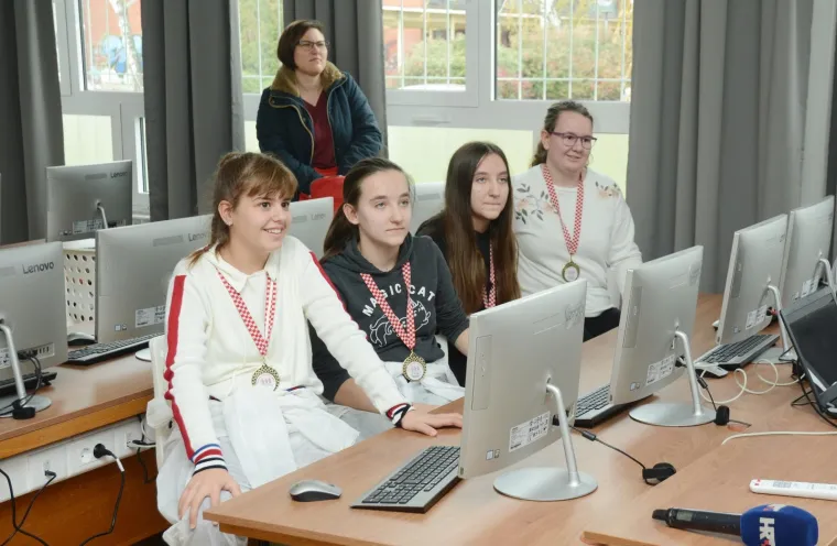 Na&scaron; ponos: Sisačke učenice idu u Sydney na prestižno natjecanje u robotici