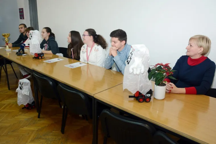 Na&scaron; ponos: Sisačke učenice idu u Sydney na prestižno natjecanje u robotici