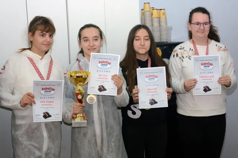 Na&scaron; ponos: Sisačke učenice idu u Sydney na prestižno natjecanje u robotici