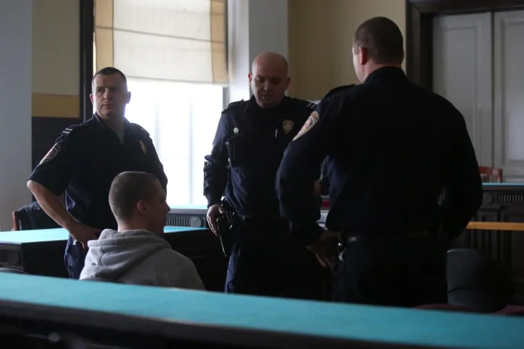 Hladnokrvni ubojica mirno je ušetao u sudnicu, a onda saznao da će godinama biti u ćeliji