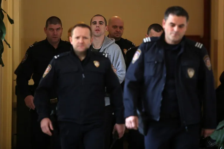 Hladnokrvni ubojica mirno je u&scaron;etao u sudnicu, a onda saznao da će godinama biti u ćeliji