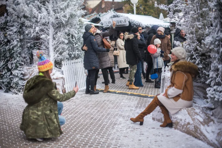 Gužve već prvi dan: Pogledajte &scaron;to ove godine možete vidjeti, jesti i piti na zagrebačkom Adventu
