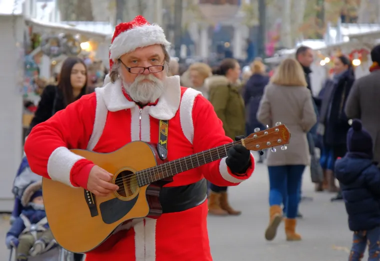 Gužve već prvi dan: Pogledajte &scaron;to ove godine možete vidjeti, jesti i piti na zagrebačkom Adventu