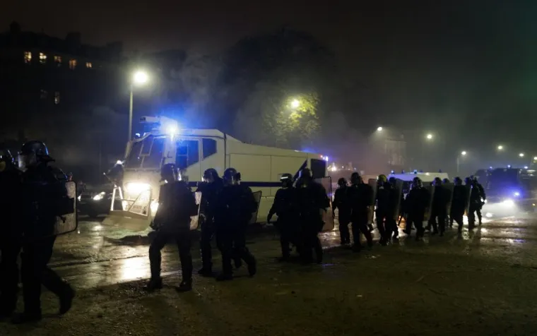 Prvog nacionalnog dana demonstracija 17. studenoga okupilo se 282.000 ljudi.