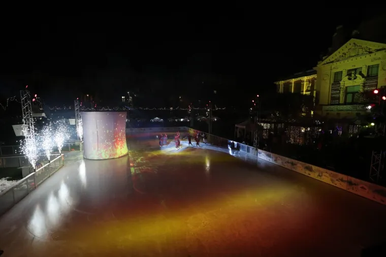 BISER ADVENTA U ZAGREBU: Svečano je otvoren Ledeni park na Trgu kralja Tomislava