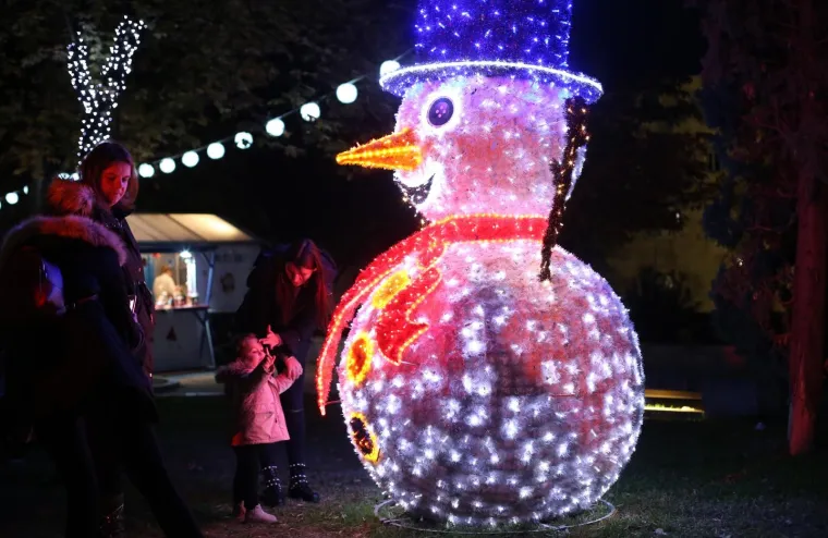 ADVENT U SPLITU JE PREDIVAN: Građani odu&scaron;evljeni manifestacijom Zimski akvarel, ukrasi su neodoljivi