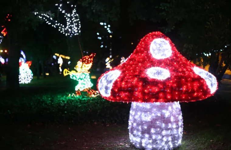 ADVENT U SPLITU JE PREDIVAN: Građani odu&scaron;evljeni manifestacijom Zimski akvarel, ukrasi su neodoljivi